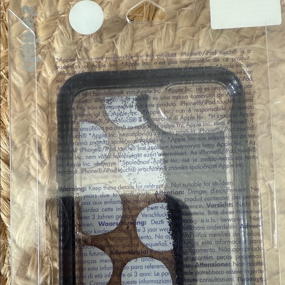 Claire's Black and White Skull iPhone Case - Picture 4 of 4